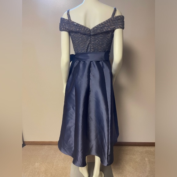 RM Richards Gown Sz 8P Dress Gray Lace Sequins Bow Hi-Low V-Neck Looks New! - Picture 3 of 11